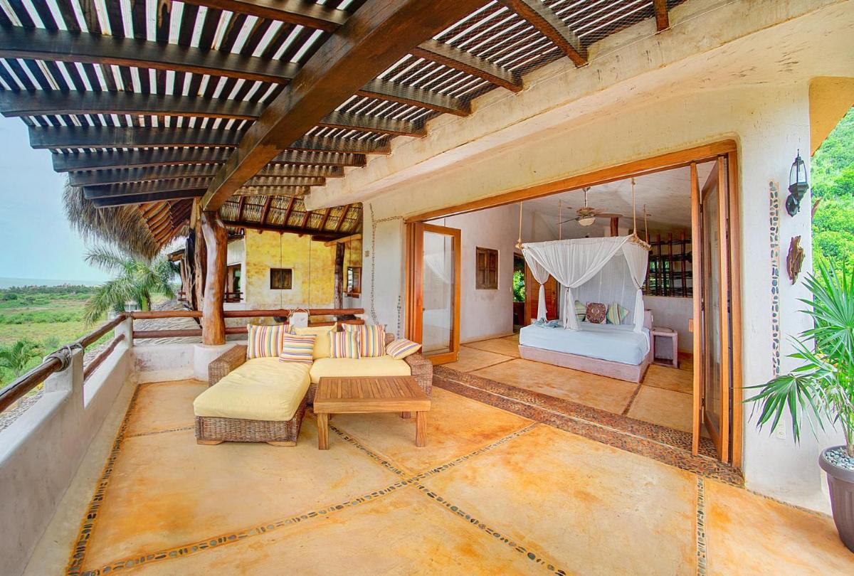 Espectacular Troncones Estate with 360 degree Views - 5 minute walk from the main surf break - Housity