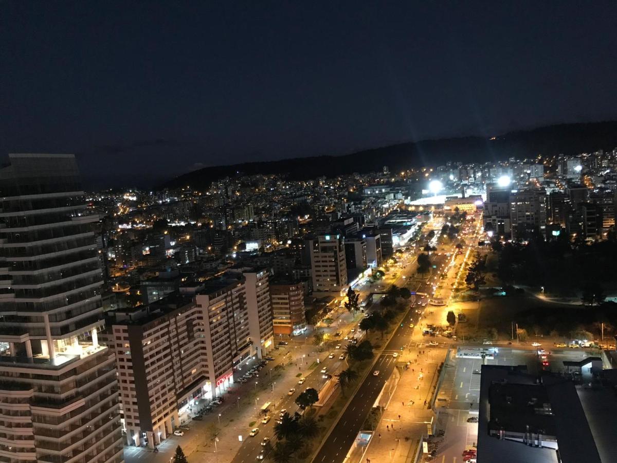Suite Apartamento Espectacular Vista La Carolina - ONE Quito - Housity