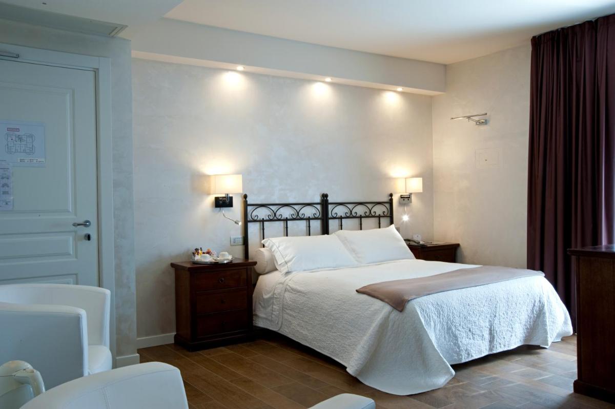Hotel Ferro di Cavallo - Housity