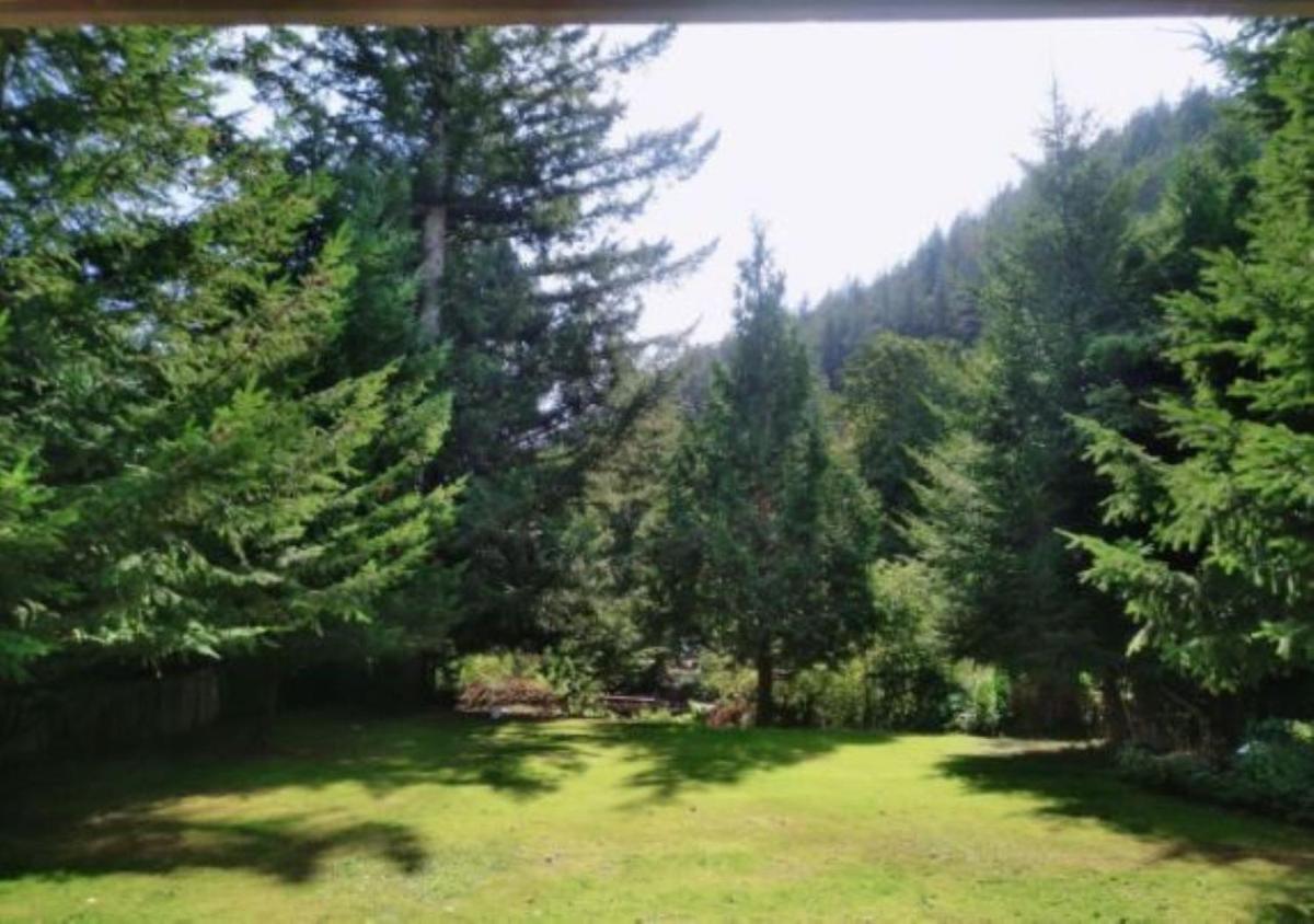 Cedar Springs Harrison Lake - Housity
