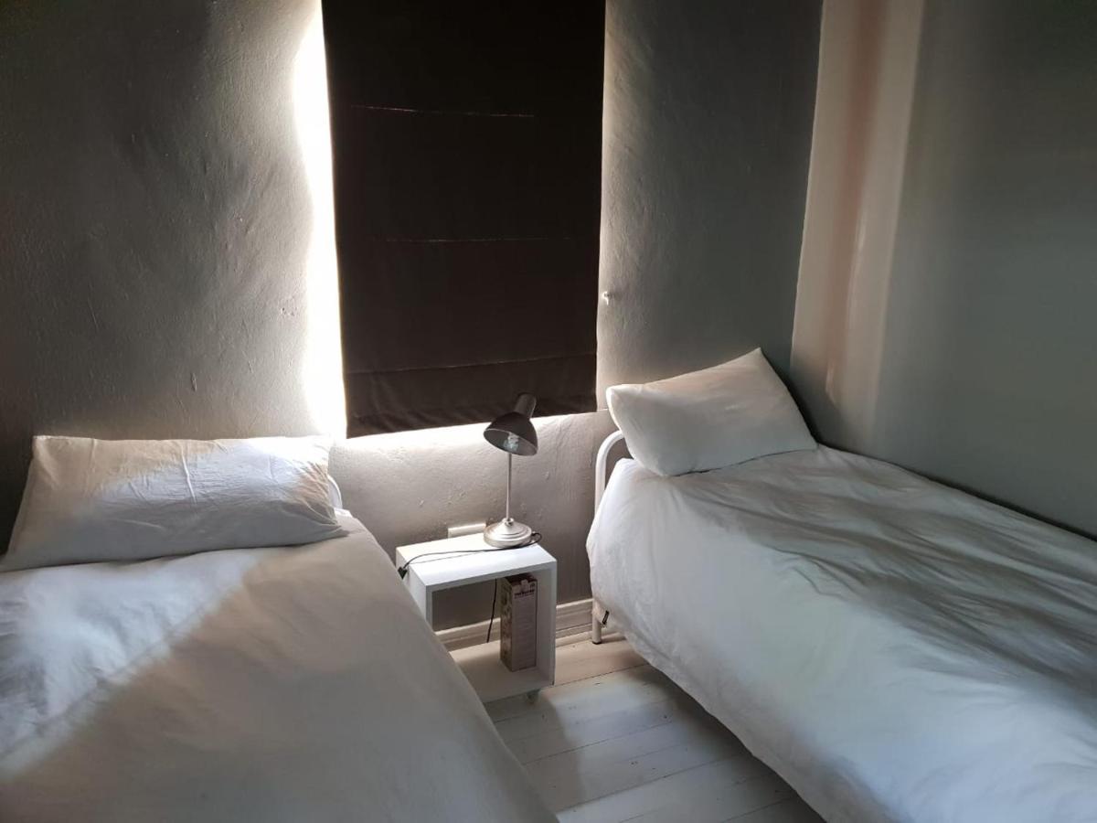 Firefly Cottage - Housity