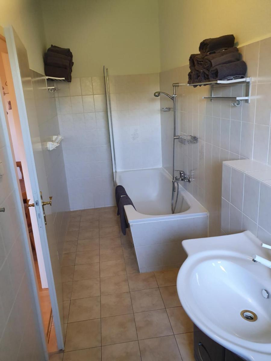 Apartmenthaus Am Schlosspark - Housity