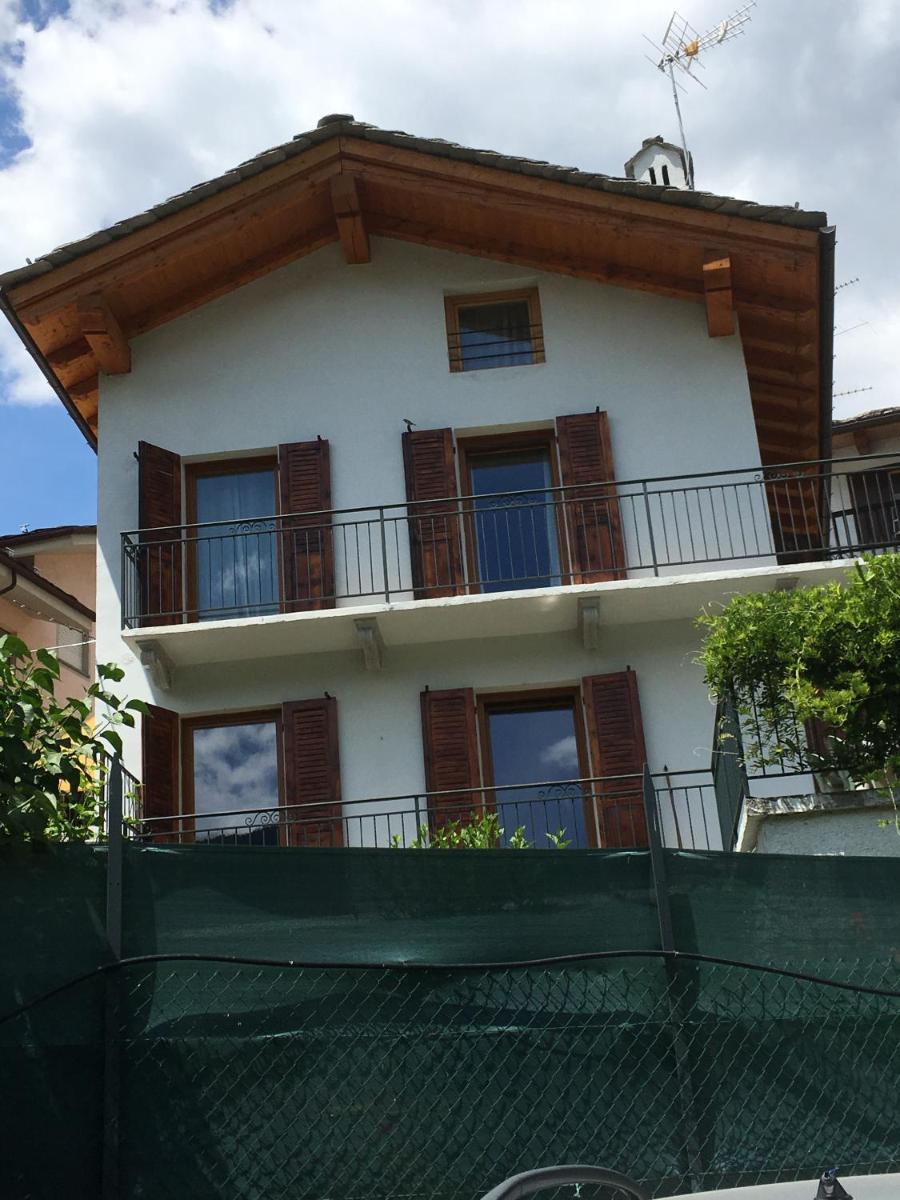 Maison de campagne dans le village - Housity