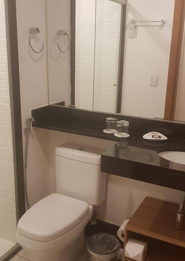 FLAT ED. ATHOS BULCÃO AP. 209 - Housity