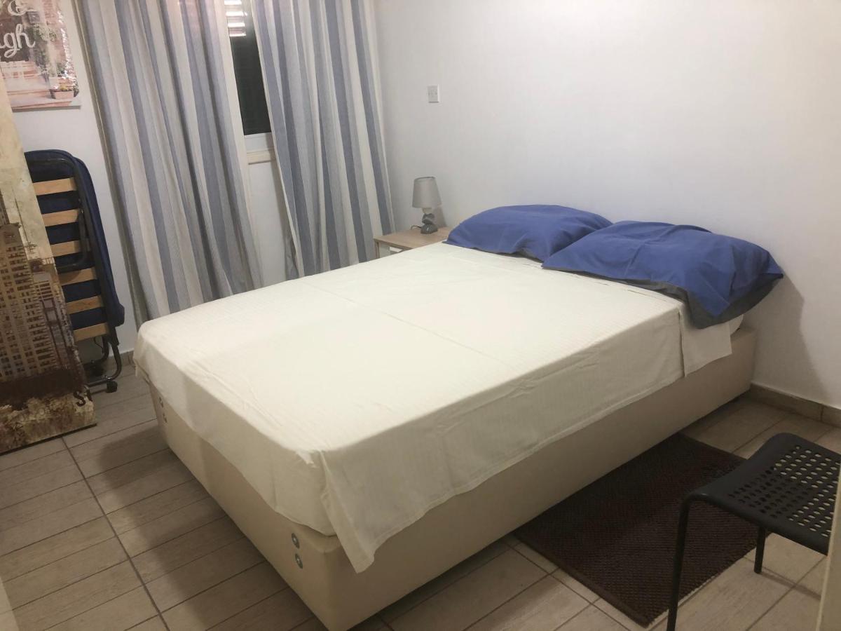 Bianco E U Apartment - Housity
