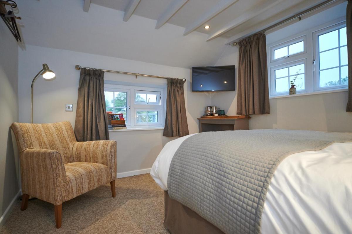 Black Lion Inn - Housity