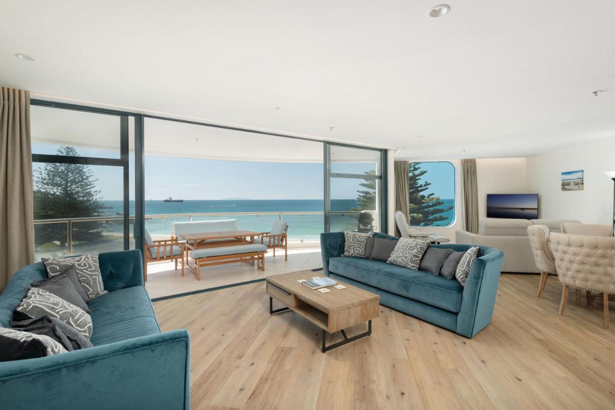 Oceanside Haven Resort with Luxury Sea Views - Housity