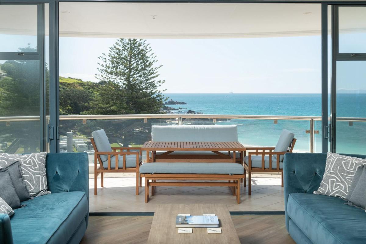 Oceanside Haven Resort with Luxury Sea Views - Housity