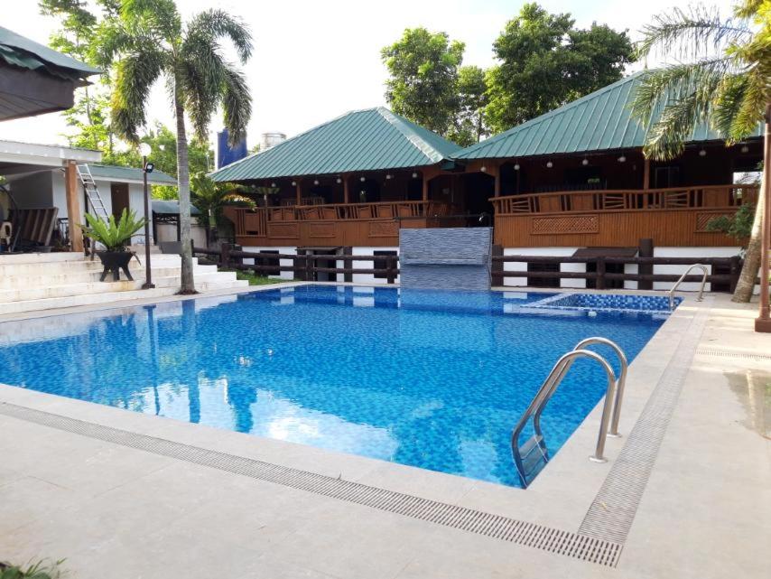Dwell Family Resort Tagaytay - Housity