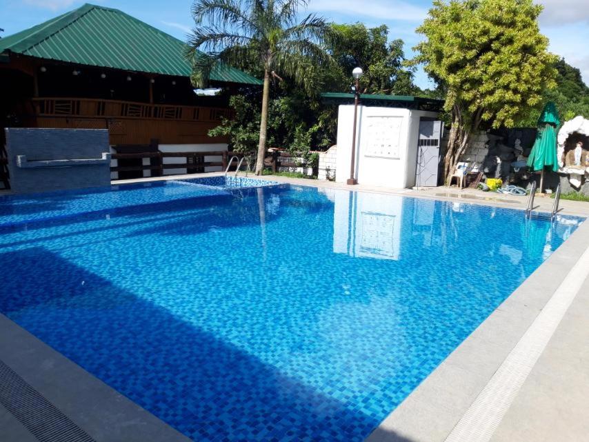 Dwell Family Resort Tagaytay - Housity
