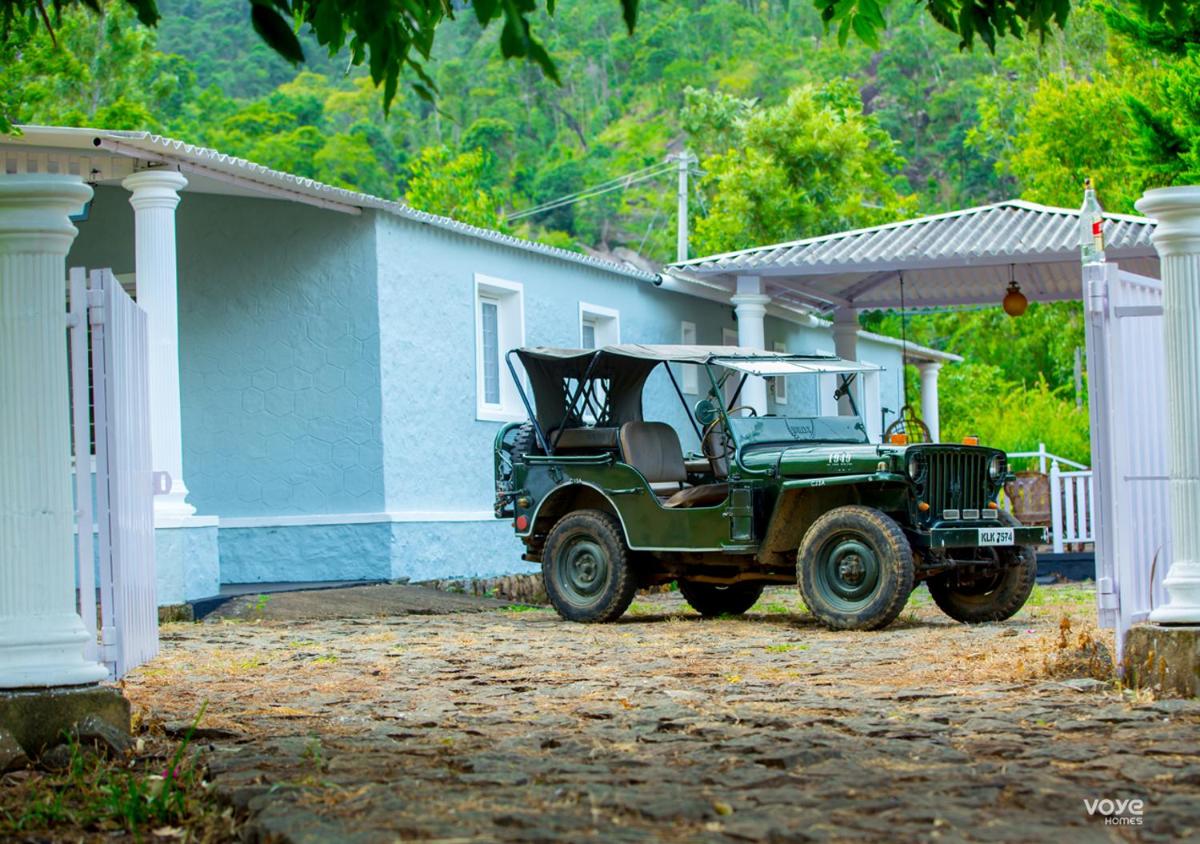 Moonlight Munnar Forest Bungalow with Private Waterfalls by VOYE HOMES - Housity