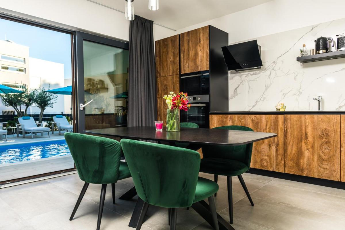 Olive Tree mansion - Housity