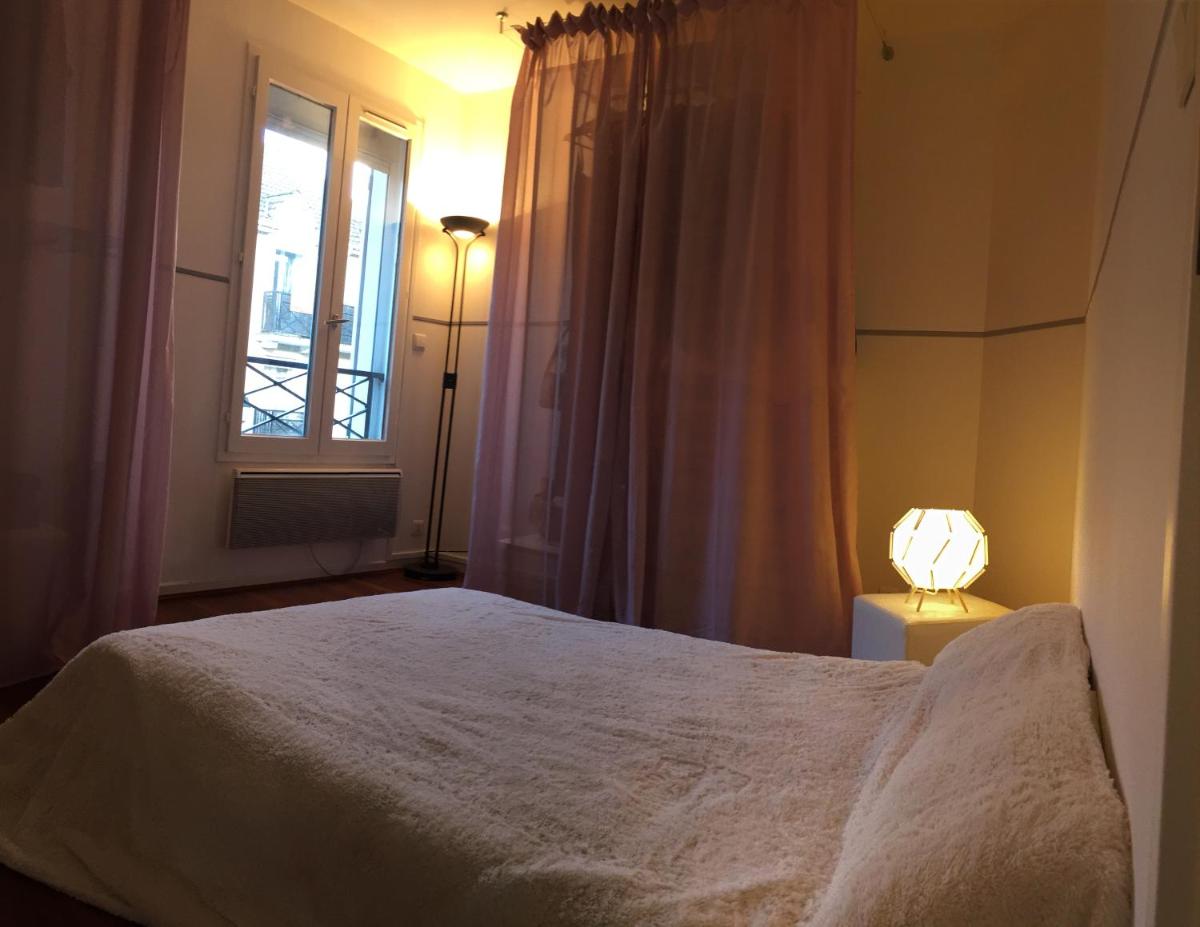 Chambre privée et CALME CHEZ L'HABITANT- Sdb commune-parking privé - Housity