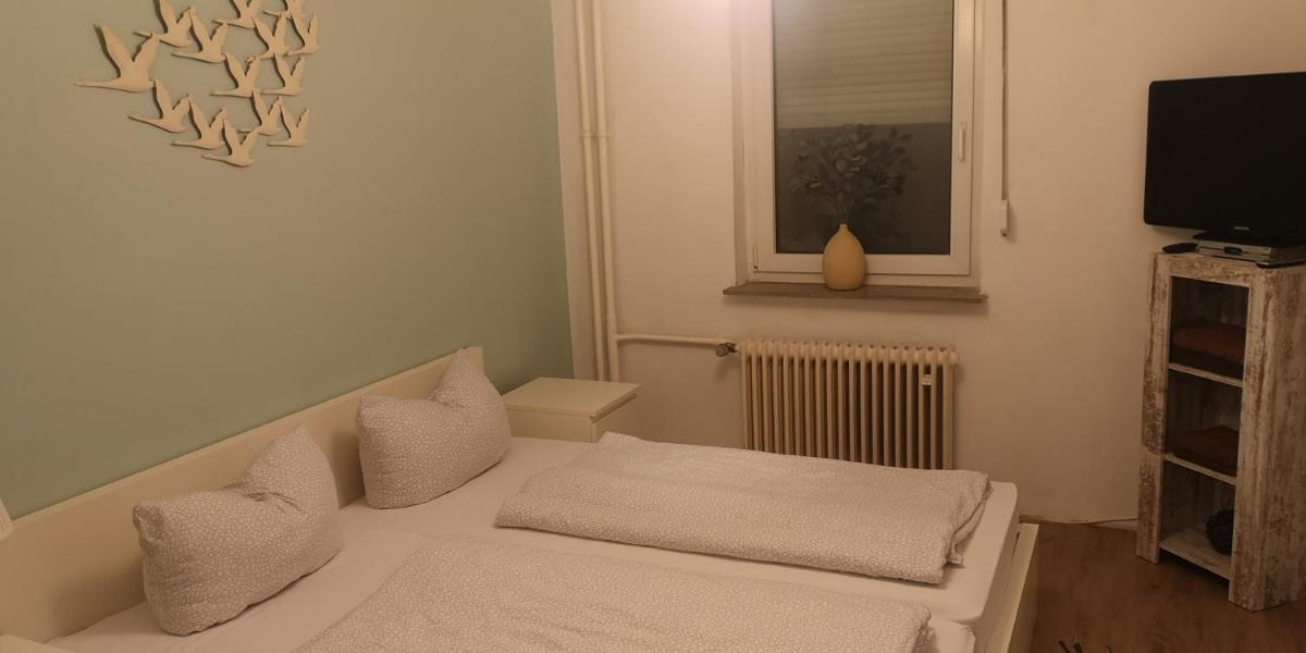 Schicke Ferienwohnung am Badesee bei Kassel - Housity