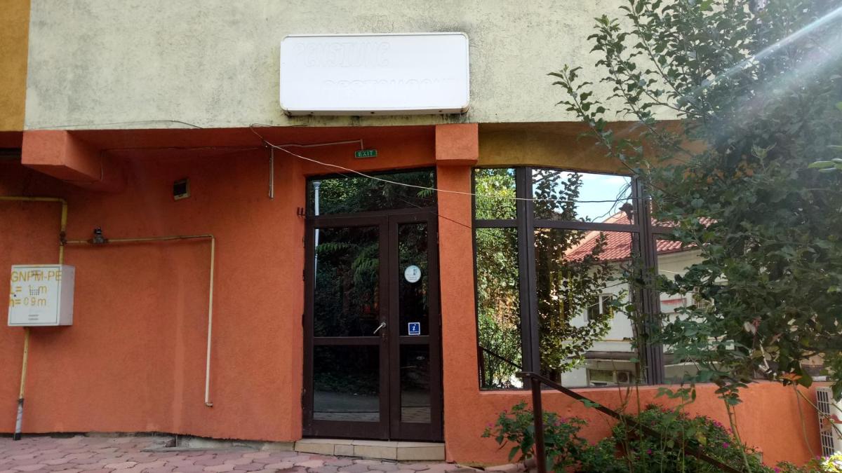 La Conu Iancu - Housity