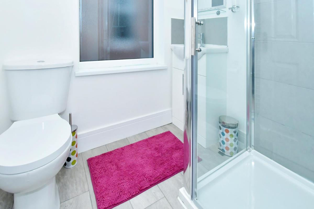 Townhouse @ 543 London Road Stoke - Housity