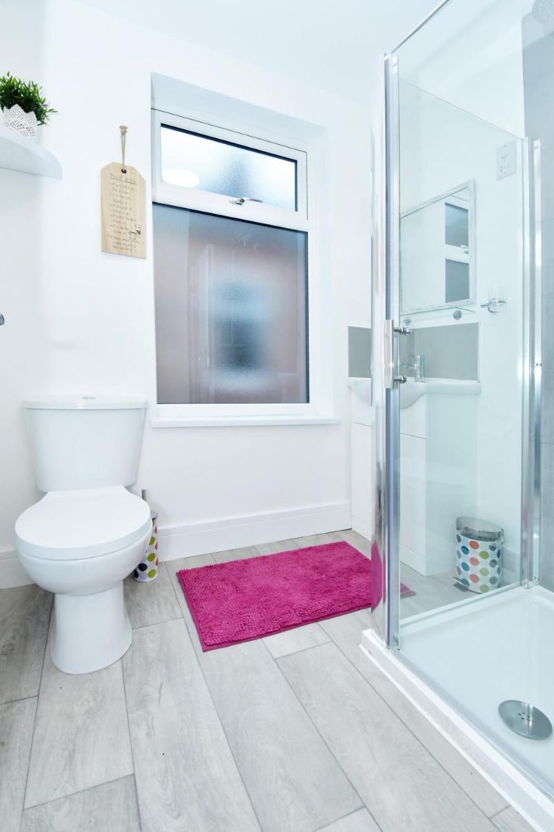 Townhouse @ 543 London Road Stoke - Housity