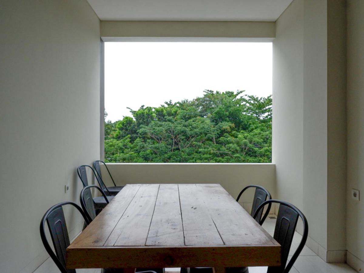 RedDoorz near Exit Tol Banyumanik 2 - Housity