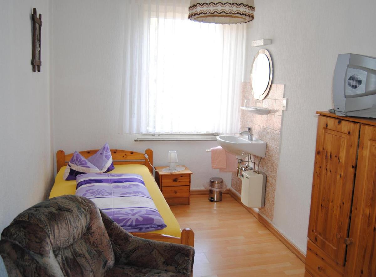 Alt Weeze - Housity