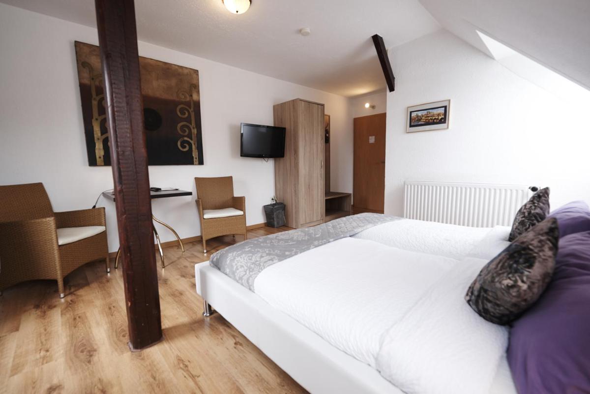 Hotel Wurster Kroog - Housity