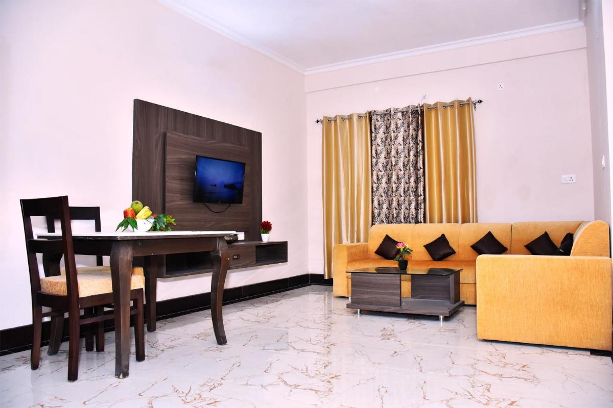 Yellow Leaf - Housity