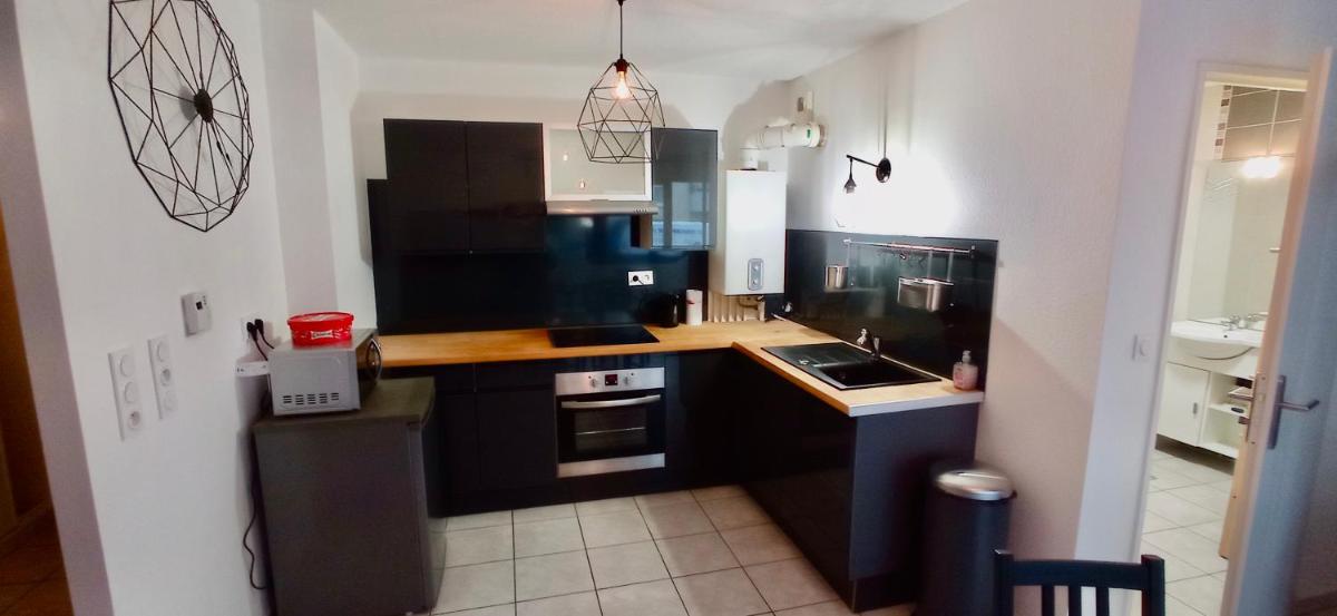 Brit's Studio - Housity