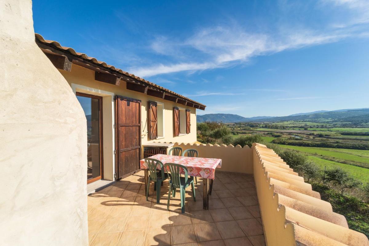 Villa immersa nella natura - Housity