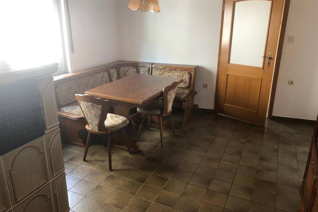 room for four - Housity