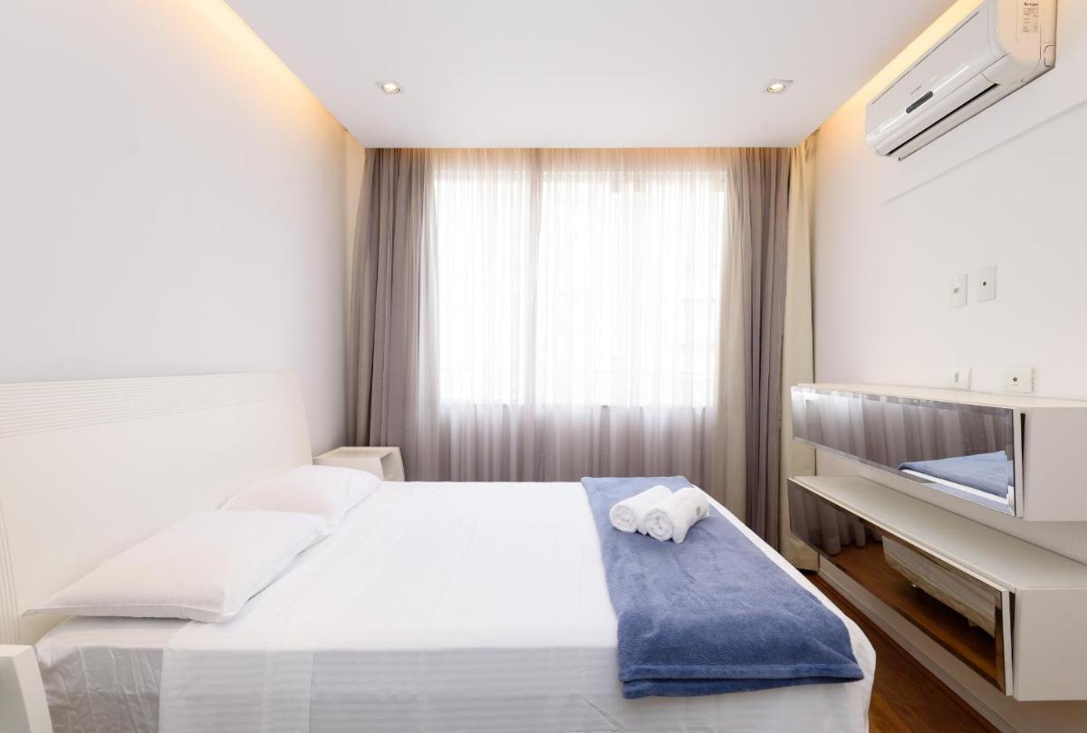 Iluminado em Copacabana - Paisagem leve - BC706 Z2 - Housity