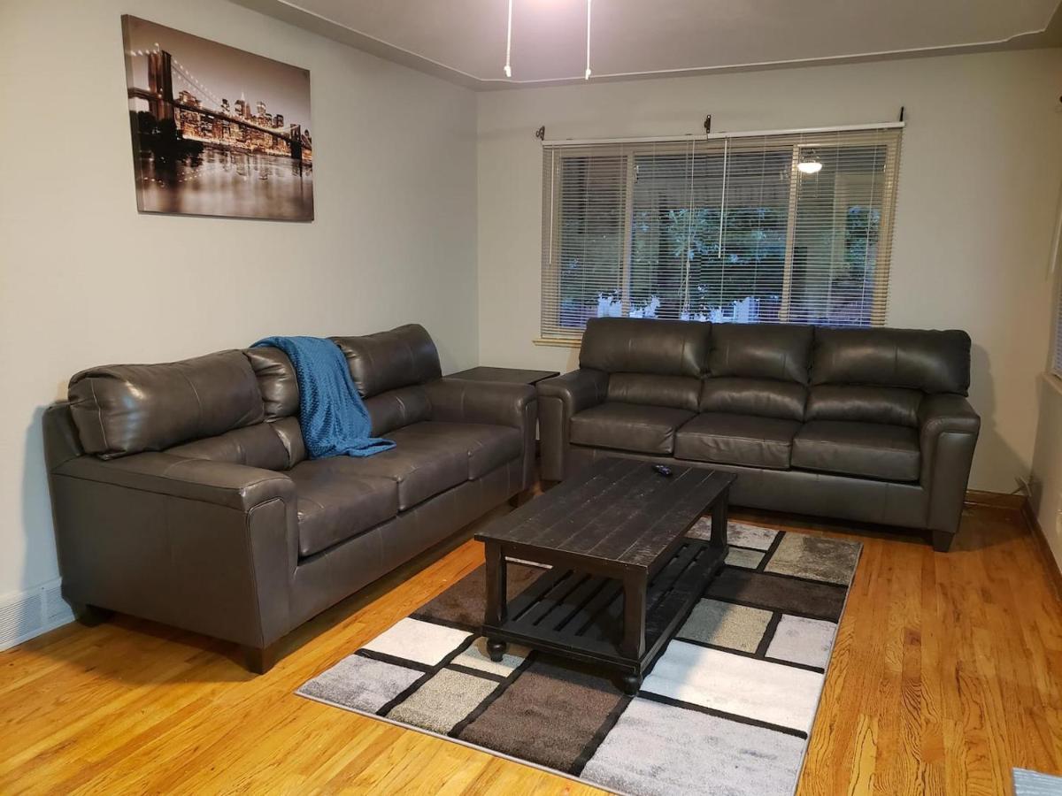 HEART OF Denver*Sleeps 10 - Housity