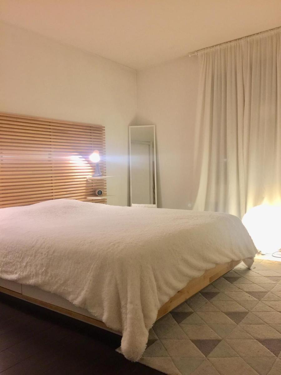 Chambre privée et CALME CHEZ L'HABITANT- Sdb commune-parking privé - Housity