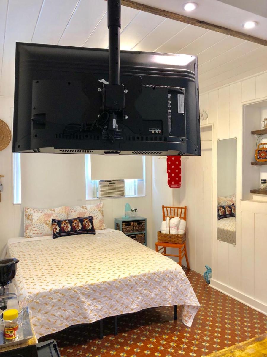 Private Studio with Free Parking - 7G - Housity