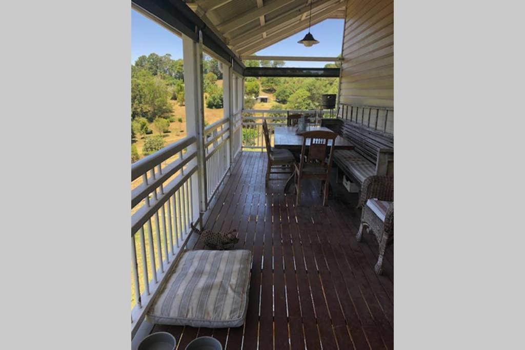 Maleny Country House - Queenslander on Acreage - Housity