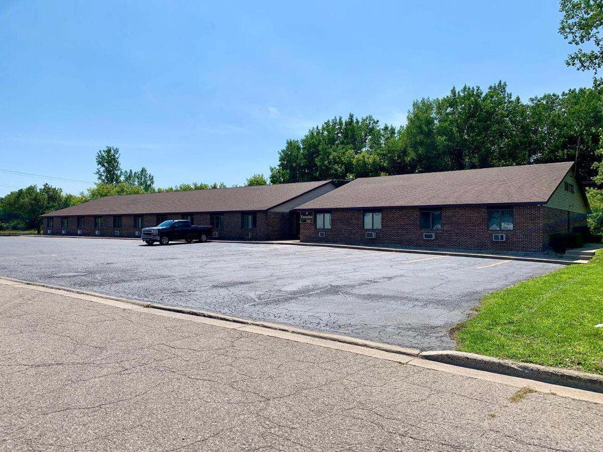 Executive Inn - Housity