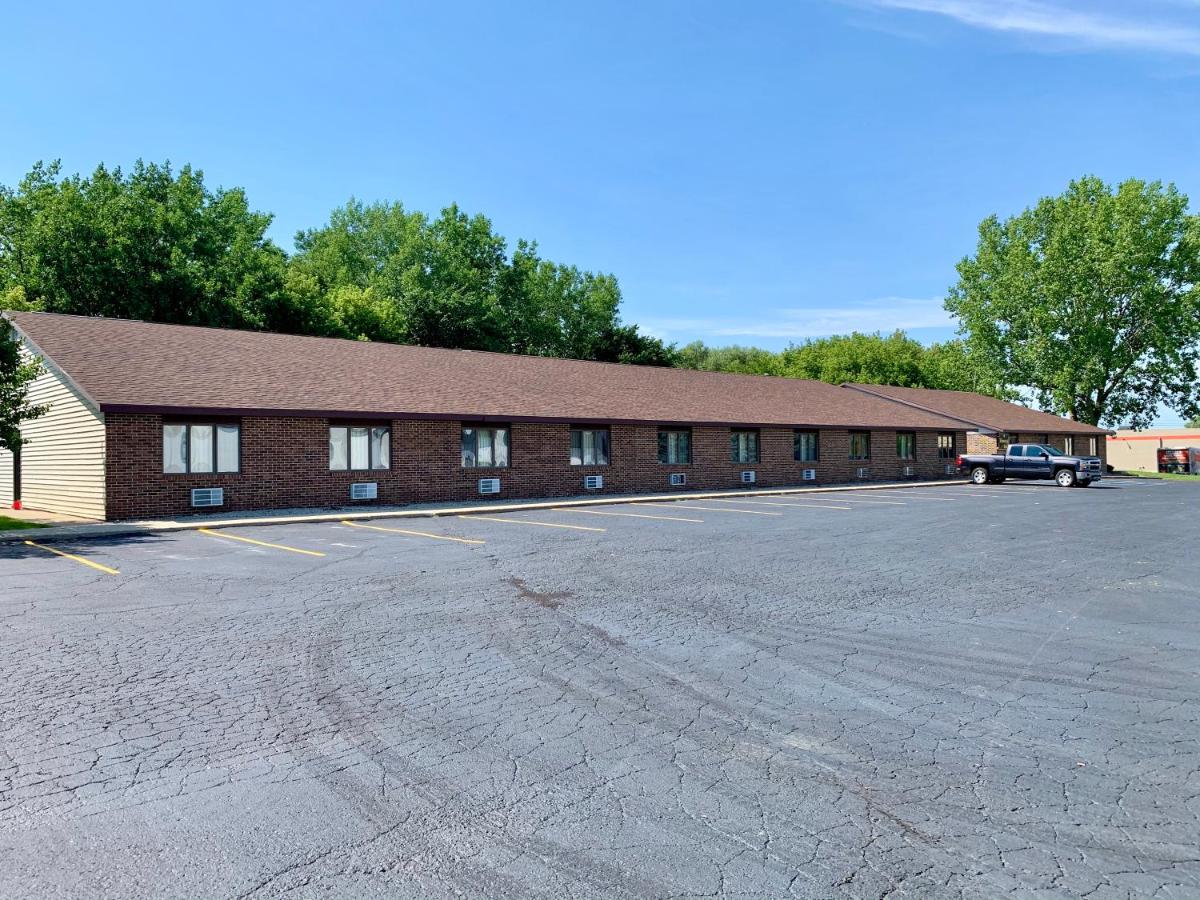 Executive Inn - Housity