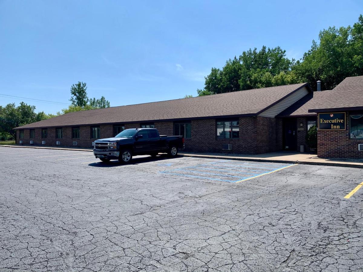 Executive Inn - Housity