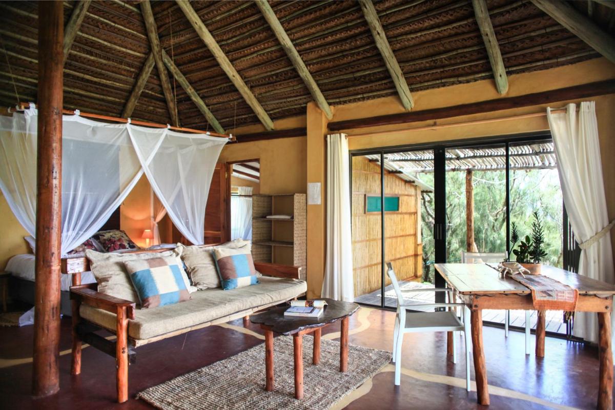 Tofinho Beach House - Housity