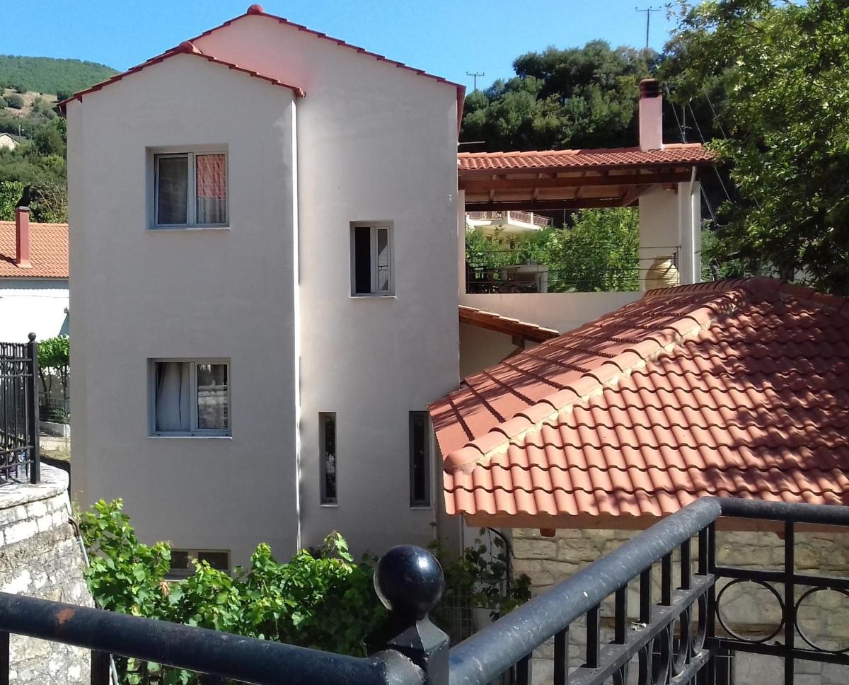 manesi stone built studio - Housity