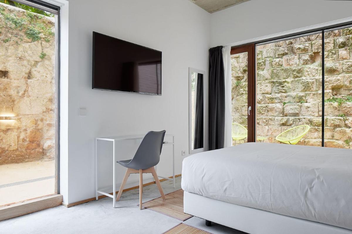 IRAIPE Estella Rooms Auto Check-in - Housity