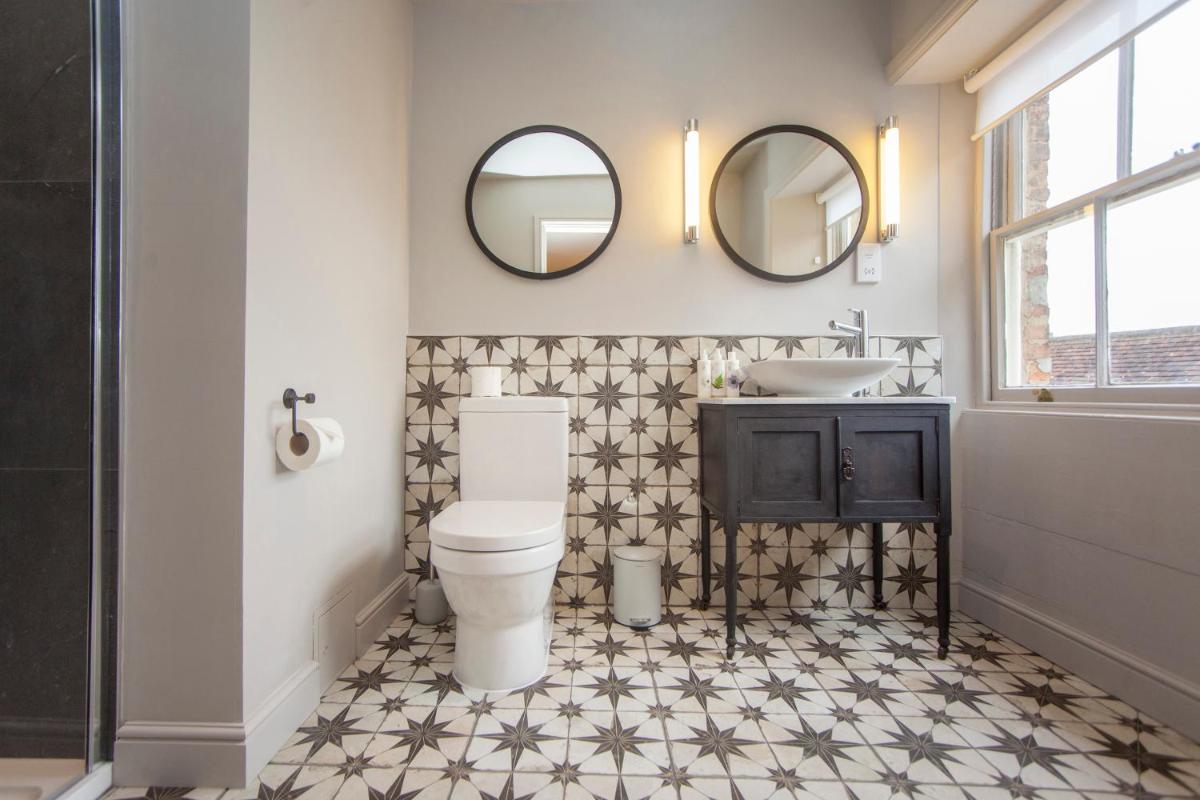 The King's Arms - Housity