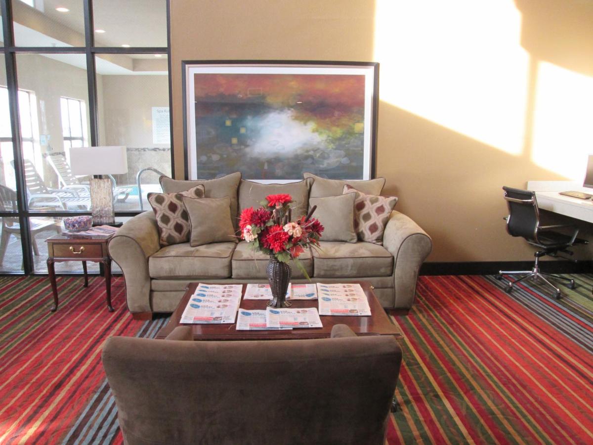 Holiday Inn Express Cloverdale - Greencastle by IHG - Housity