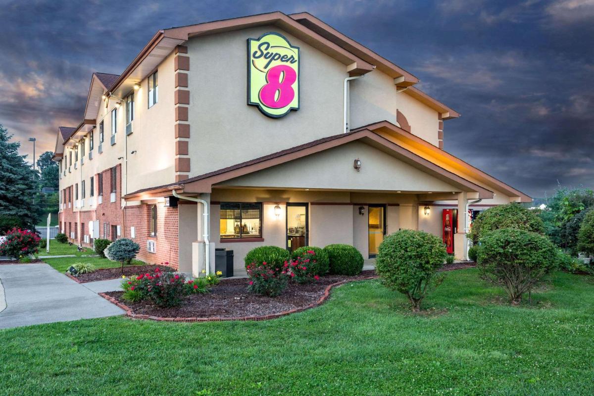 Super 8 by Wyndham Abingdon VA - Housity