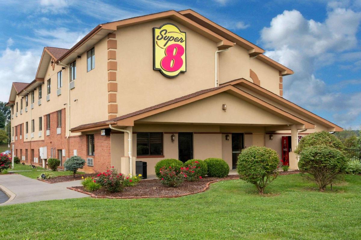 Super 8 by Wyndham Abingdon VA - Housity