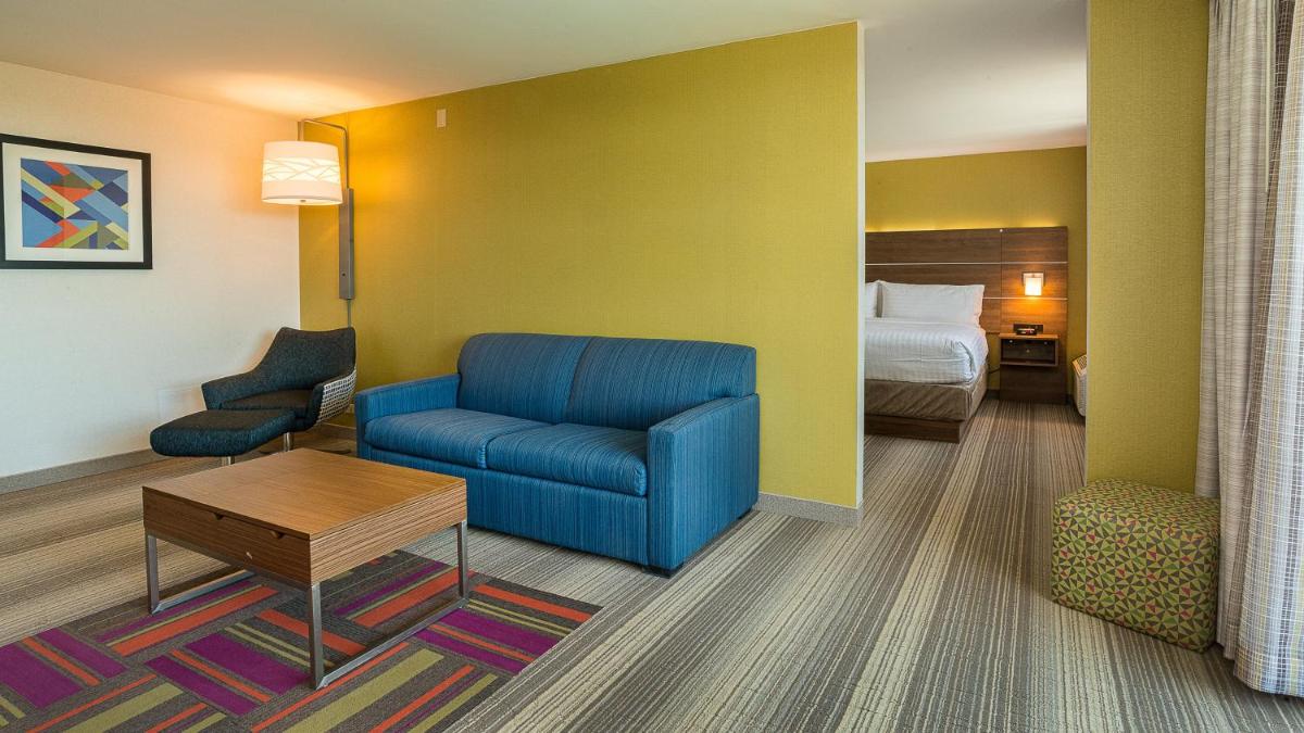 Holiday Inn Express Fullerton-Anaheim, an IHG Hotel - Housity