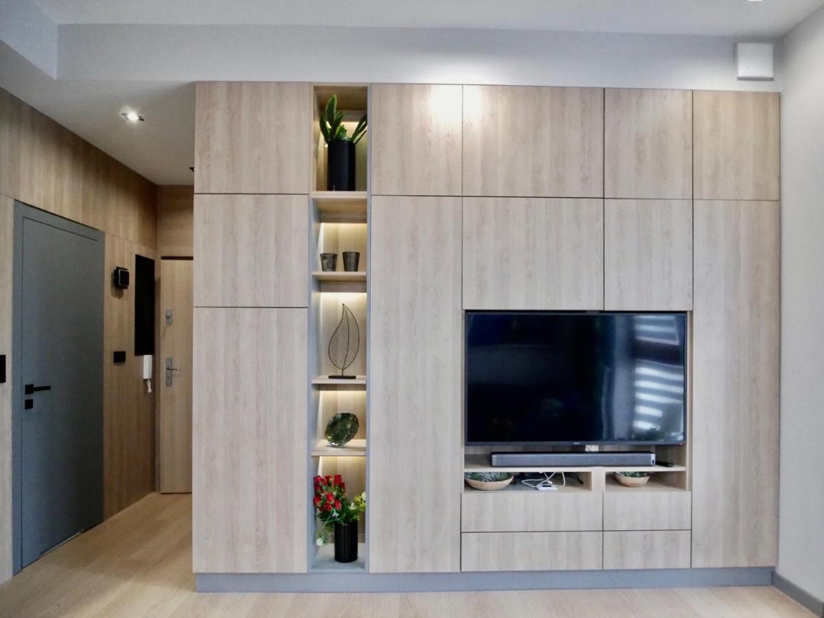 4UApart-Apartment suite Platan Tower Paradiso - Housity