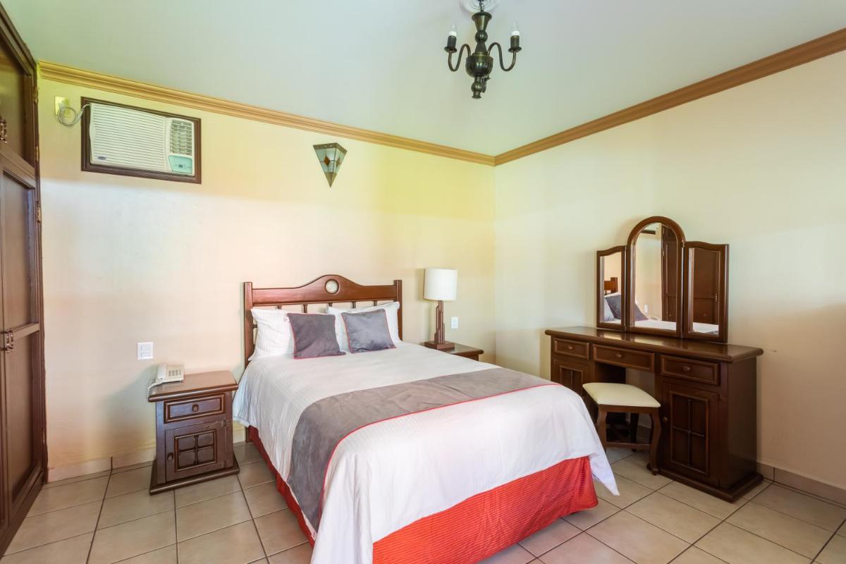Hotel Ángel Inn - Housity