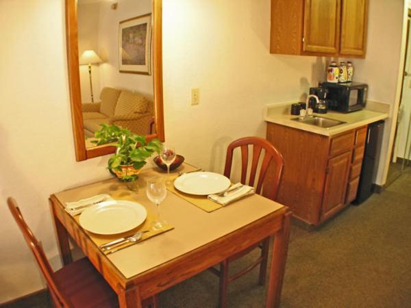 Rosemont Suites - Housity