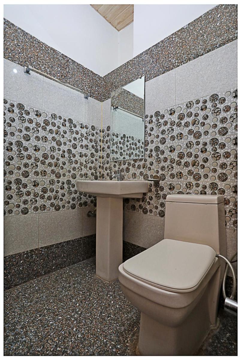 Hotel Sehmi's Best Rest Inn - Housity