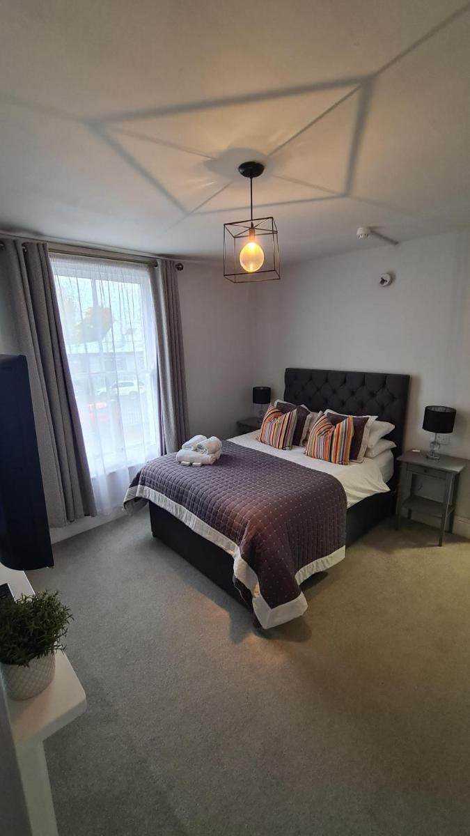 The Albert Hotel - Housity