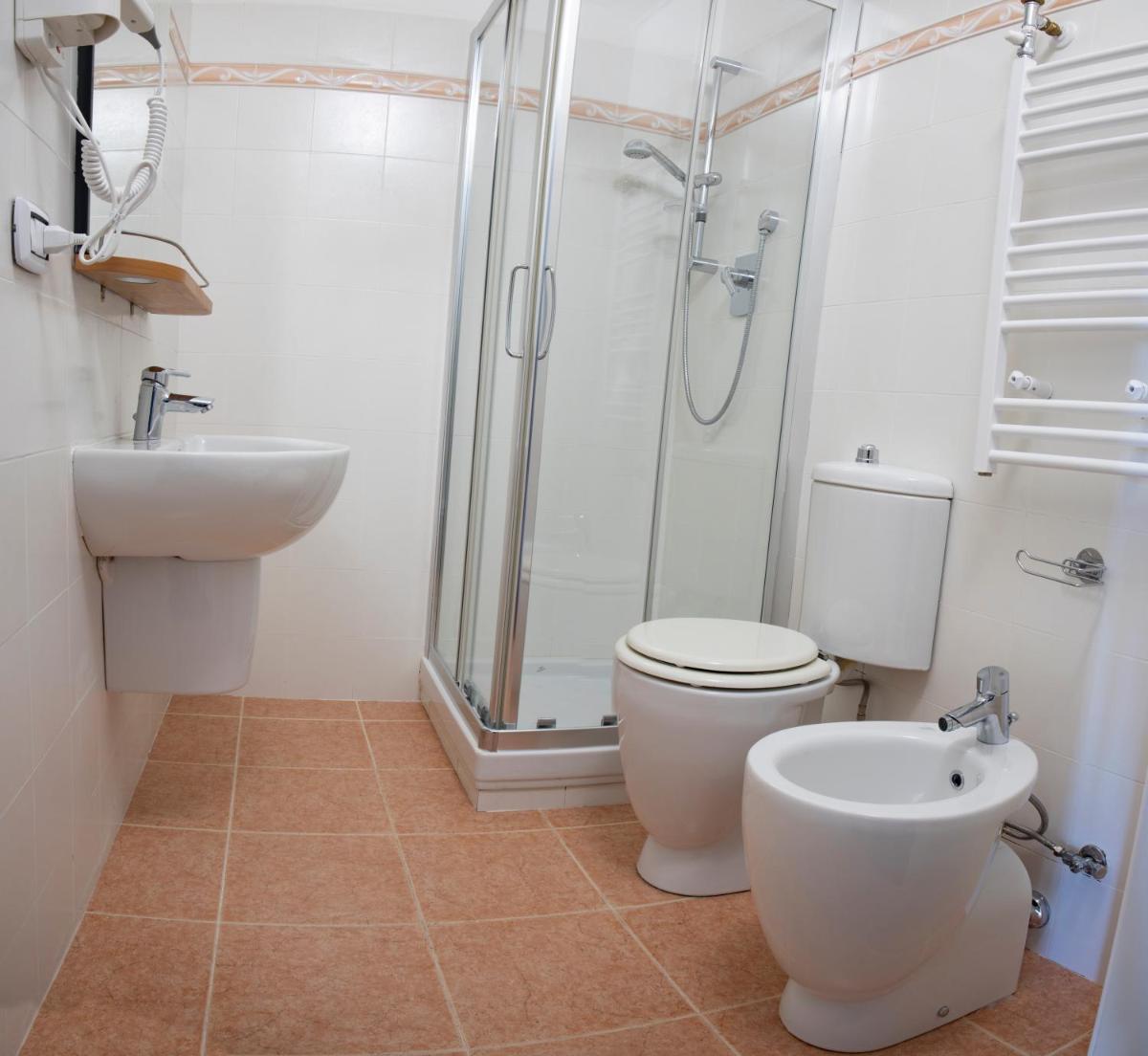 Looky Hotel - Housity
